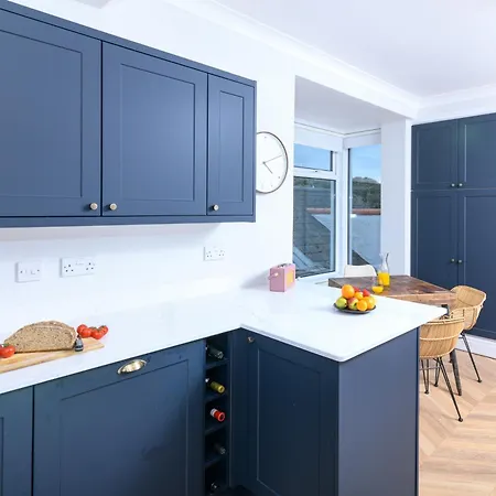 Holiday home Charming 1930s Family Beach With Sea Views
