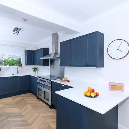Charming 1930s Family Beach With Sea Views *