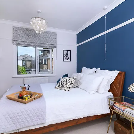 Holiday home Charming 1930s Family Beach With Sea Views Falmouth