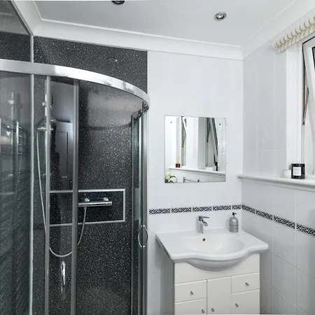 Holiday home Charming 1930s Family Beach With Sea Views Falmouth