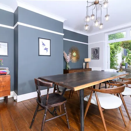 Charming 1930s Family Beach With Sea Views *