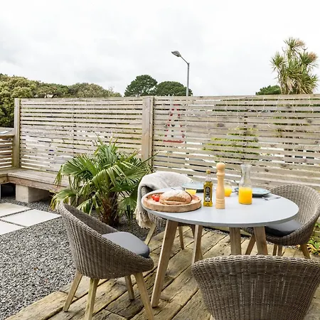 Charming 1930s Family Beach With Sea Views *